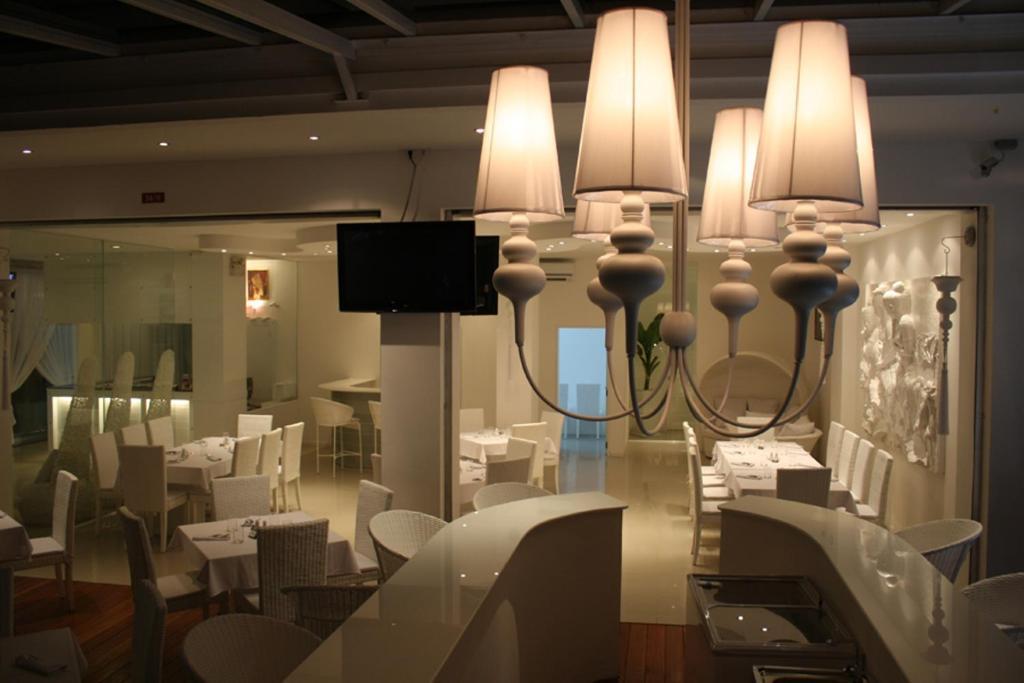 Santi White Hotel Phuket Eksteriør billede