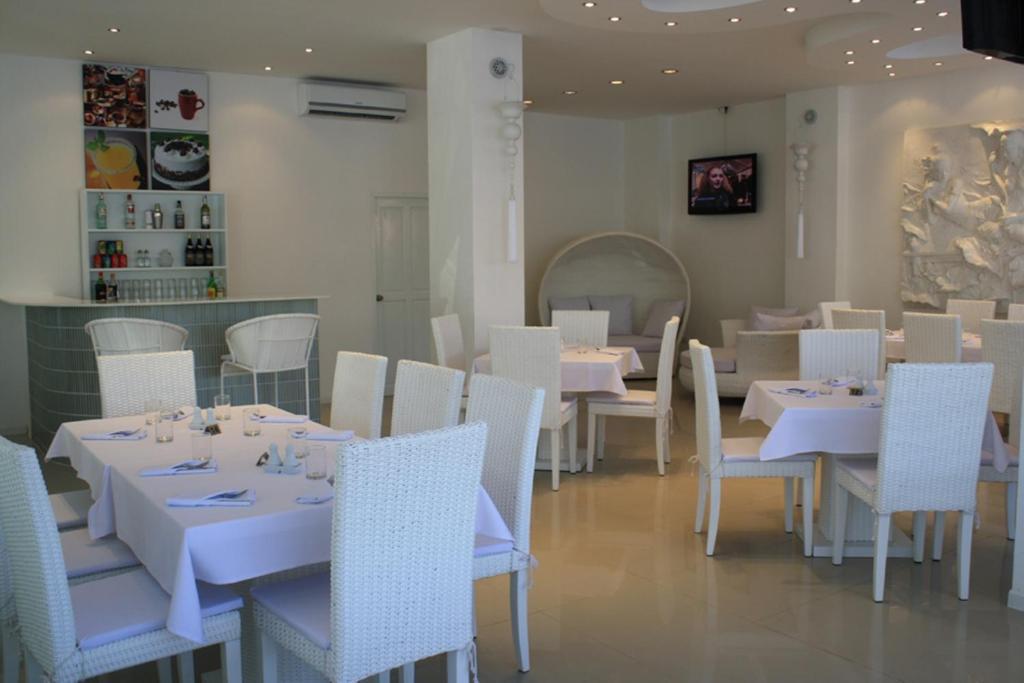 Santi White Hotel Phuket Eksteriør billede